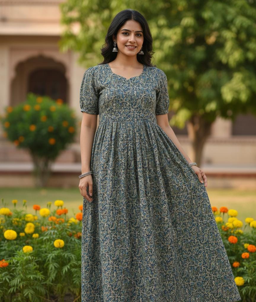 Reema - Feeding Maxi with invisible Zip - Puff sleeves